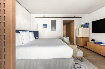 Superior Sea Room
