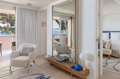 Deluxe Sea Suite
