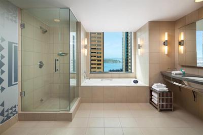 Wow Vice Presidential Suite, 1 King, City View, Corner Room, High Floor