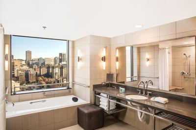 Wow Vice Presidential Suite, 1 King, City View, Corner Room, High Floor