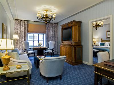Caroline Astor Suite, 1 King