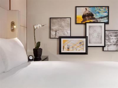 Guest room