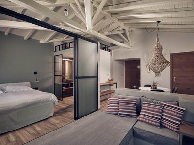Large Suite