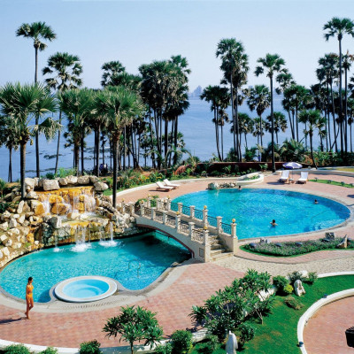 Taj Lands End image