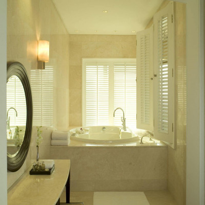 Taj Lands End image