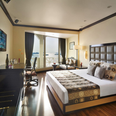 The Gateway Hotel Marine Drive image