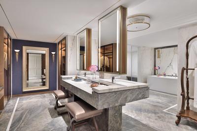Grand Presidential Suite
