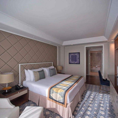 Luxury Burj View Suite