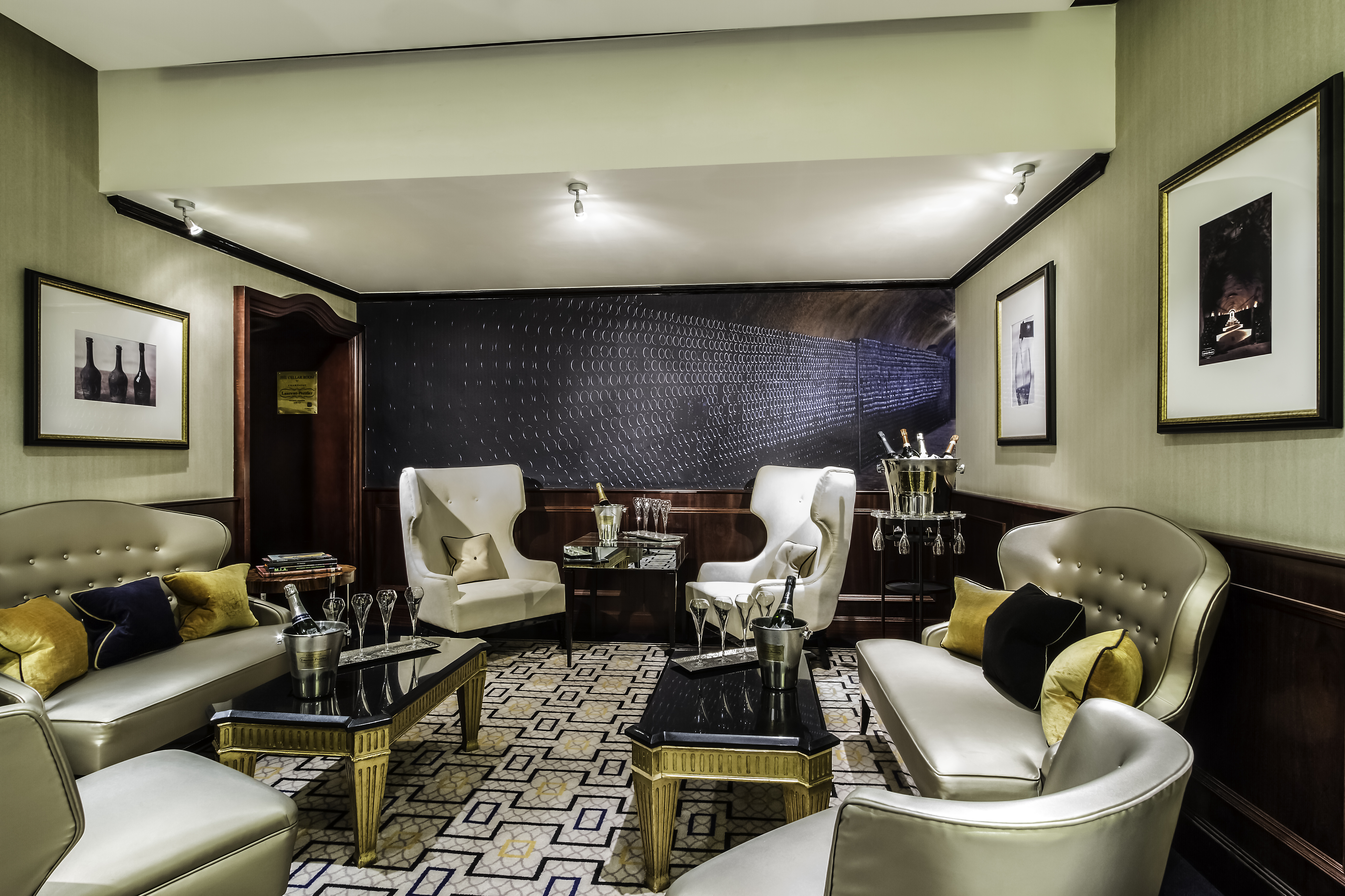 The Hamptons Bar