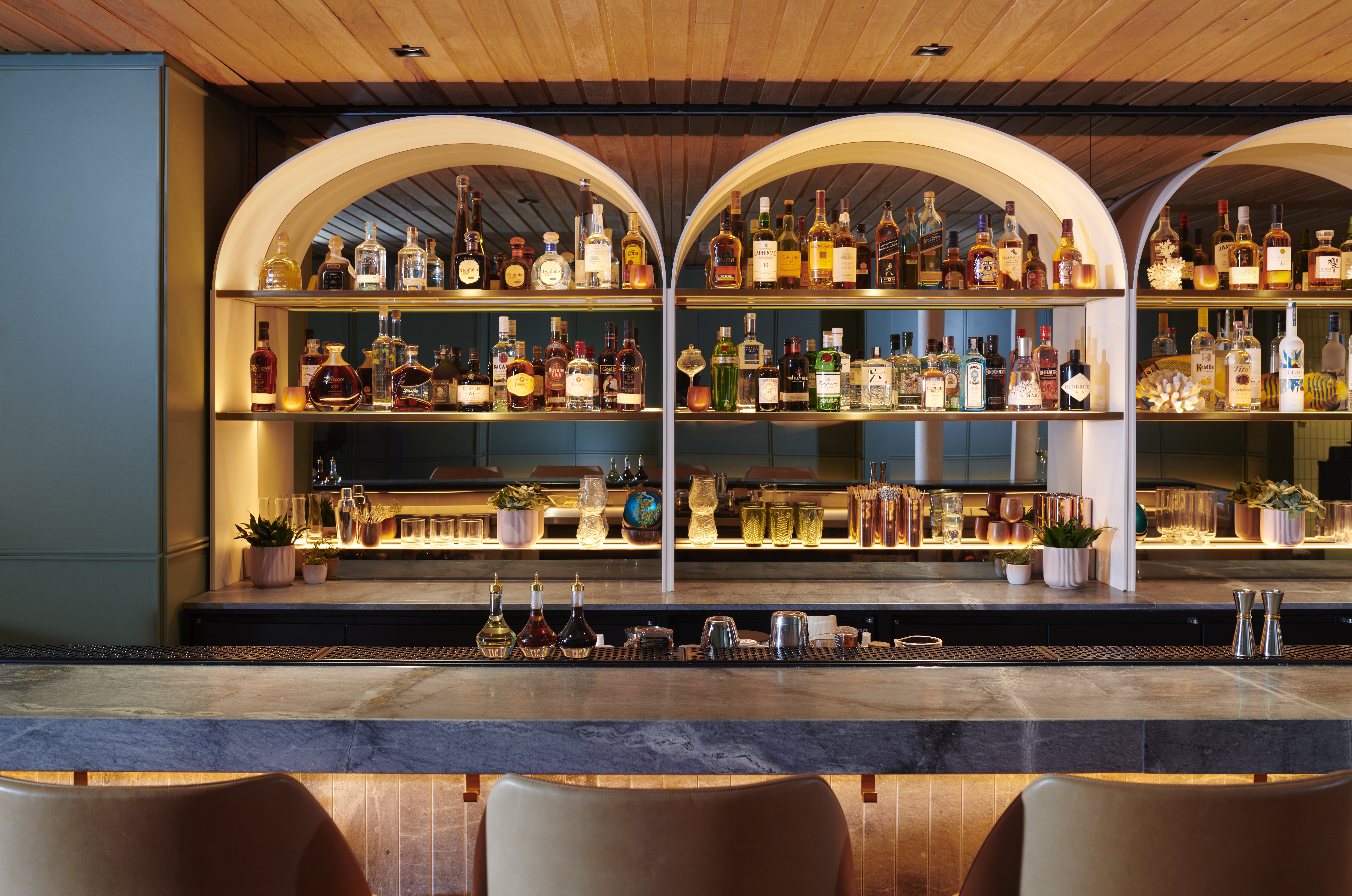 TH@51 Restaurant & Bar