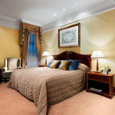 St James Court, A Taj Hotel image