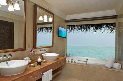 One-Bedroom Ocean Suite with Pool