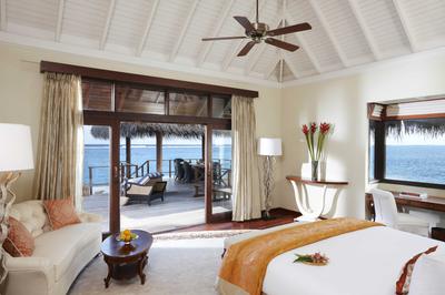 Two Bedroom Rehendi Presidential Suite Pool