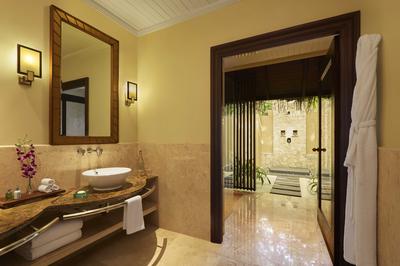 Deluxe Beach Villa with Pool