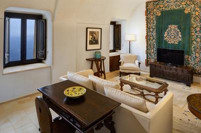 Open Space Deluxe Suite with Sea View