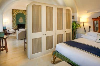 Open Space Deluxe Suite with Sea View
