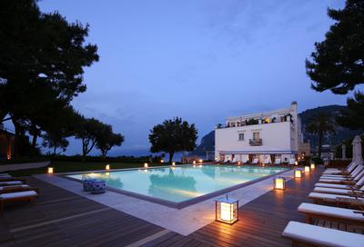 J.K. Place Capri image