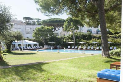 J.K. Place Capri image