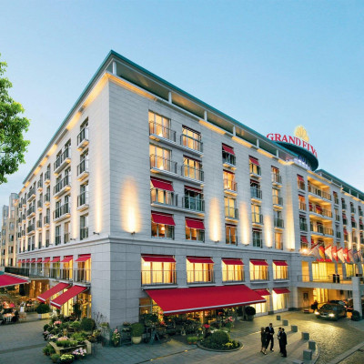 Grand Elysee Hamburg image