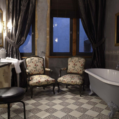 Cour Des Loges image