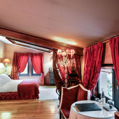 Cour Des Loges image