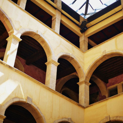Cour Des Loges image