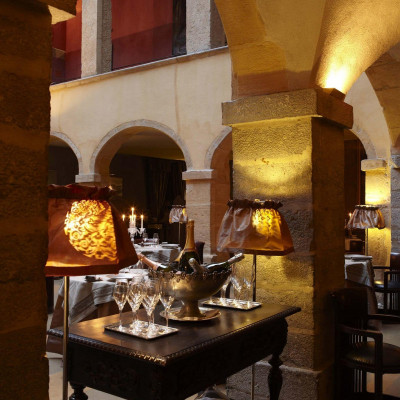 Cour Des Loges image
