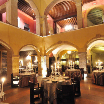 Cour Des Loges image