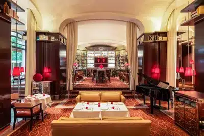 Le Bar Long