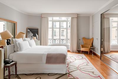 Signature Suite