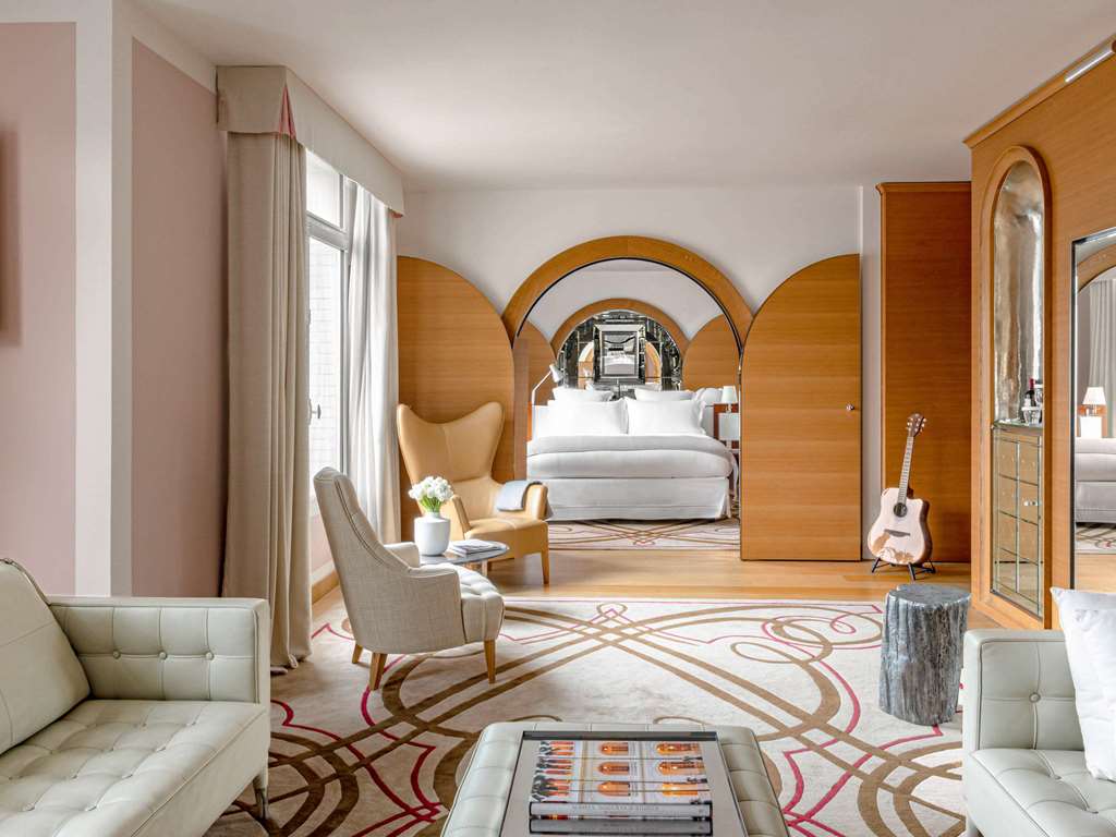 Signature Suite