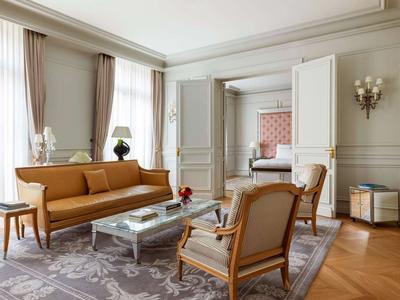 Avenue Presidential Suite