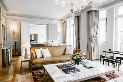 Raffles Presidential Suite