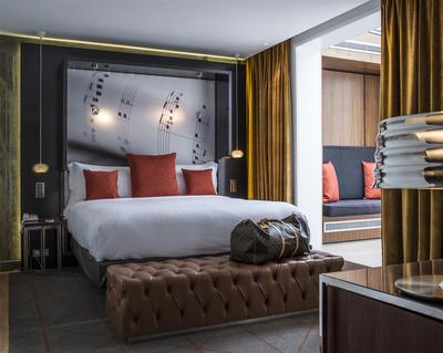 Prestige Room