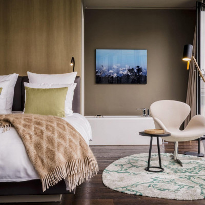SO Embassy Room