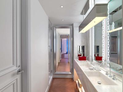 Harcourt One Bedroom Suite