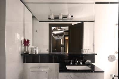 Suite Bathroom