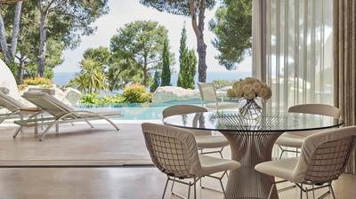 Four Seasons Pool Suite