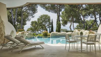 Four Seasons Pool Suite