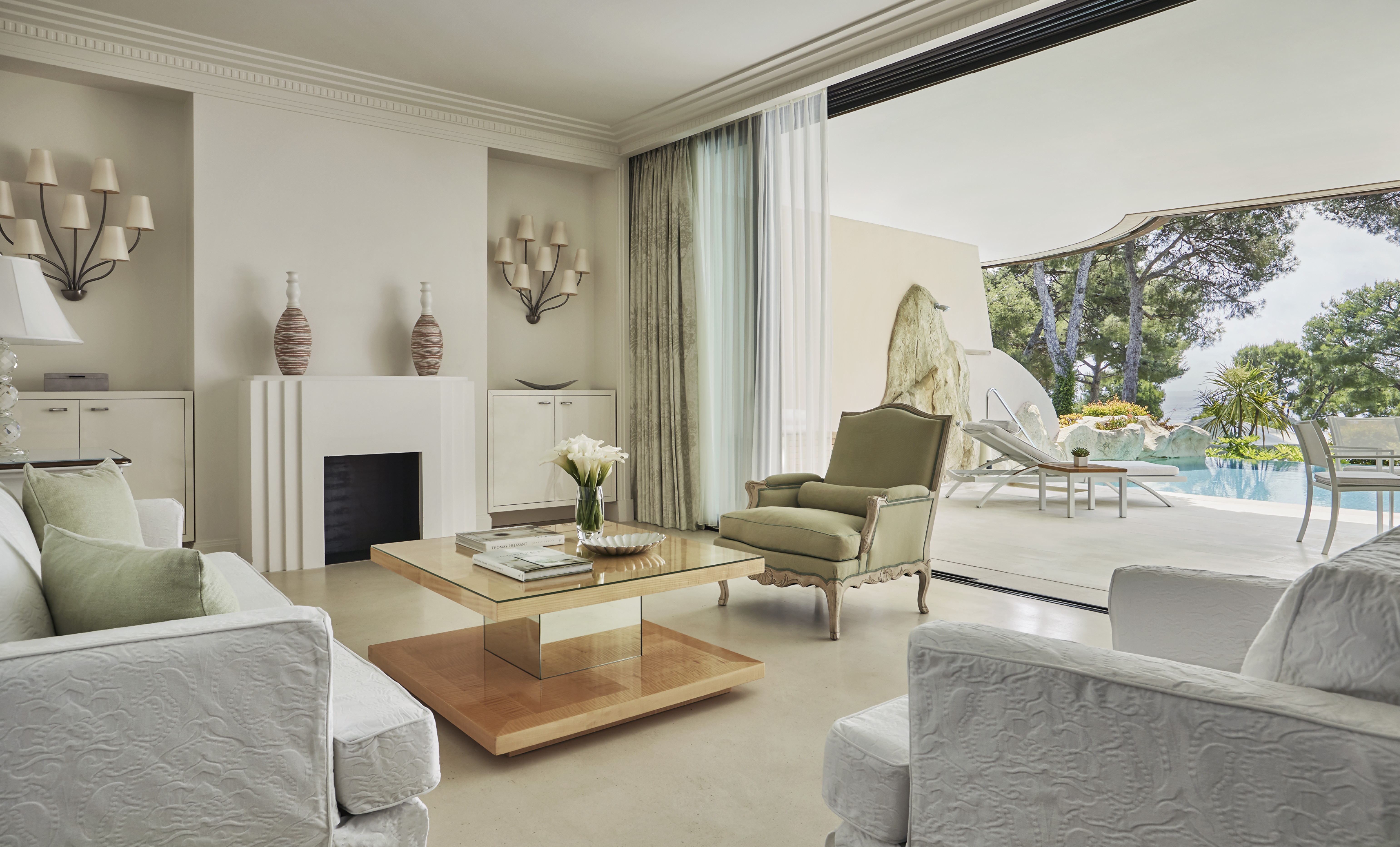 Four Seasons Pool Suite
