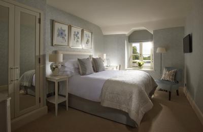 Intimate Room