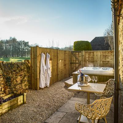 Hot Tub Courtyard Suites