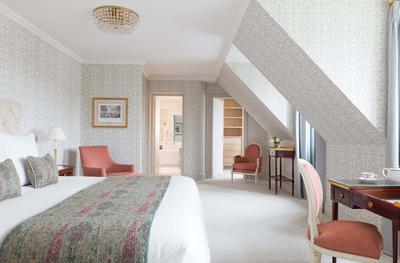 Suite 1925