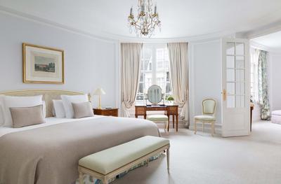 Saint-Honoré Suite