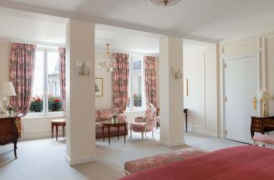 Junior Suite with Garden View