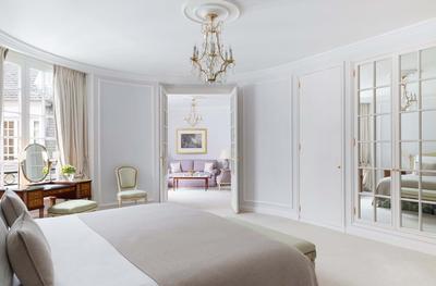 Saint-Honoré Suite