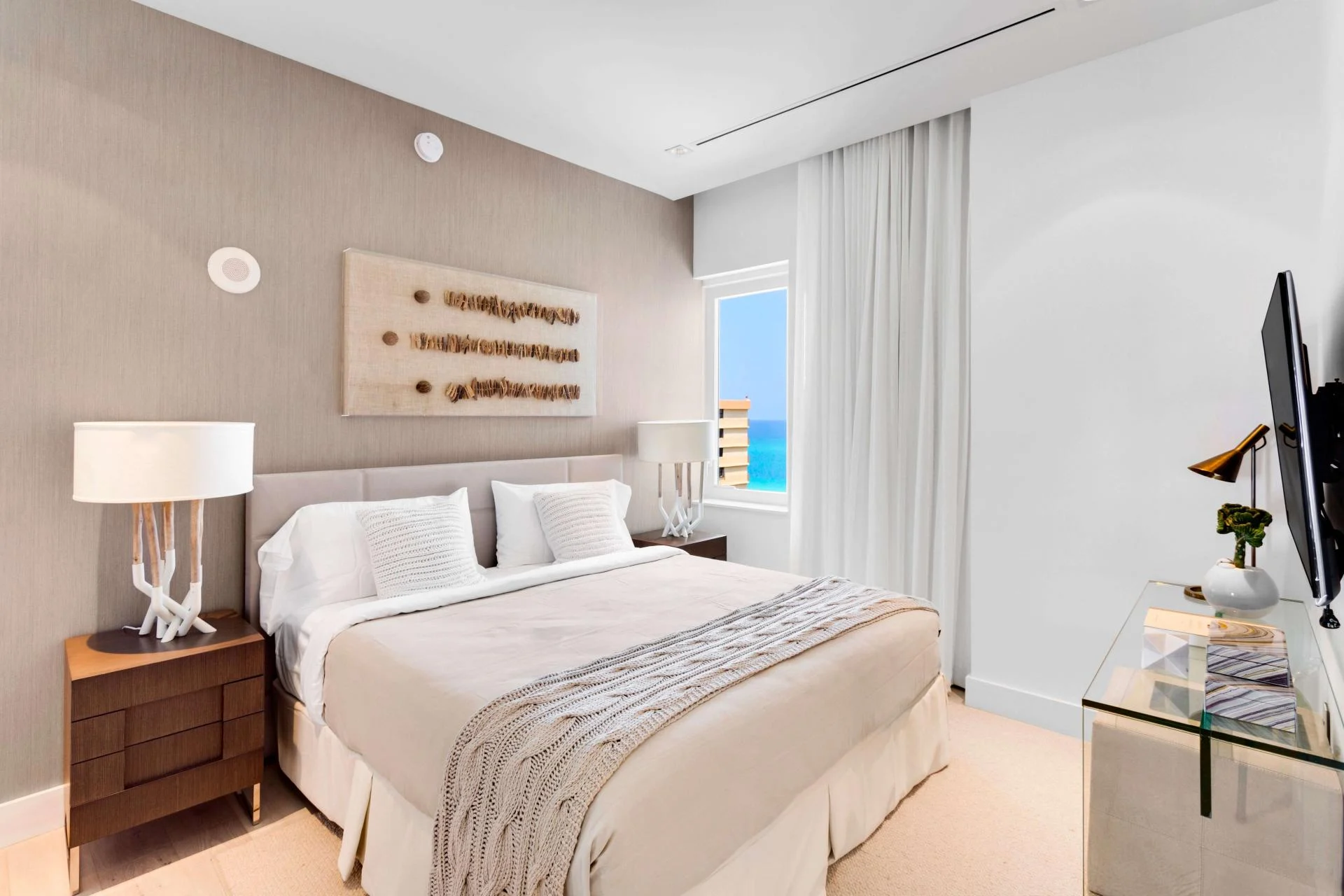 Three Bedroom Ocean View Penthouse with Balcony