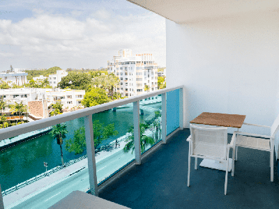 1-Bedroom Home Skyline View with Balcony