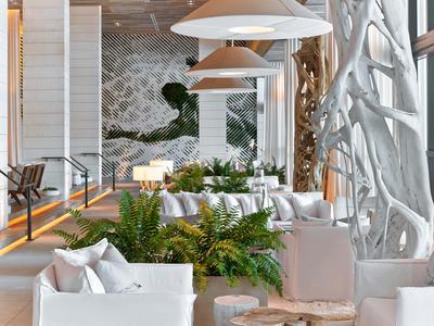 Hotel Loby