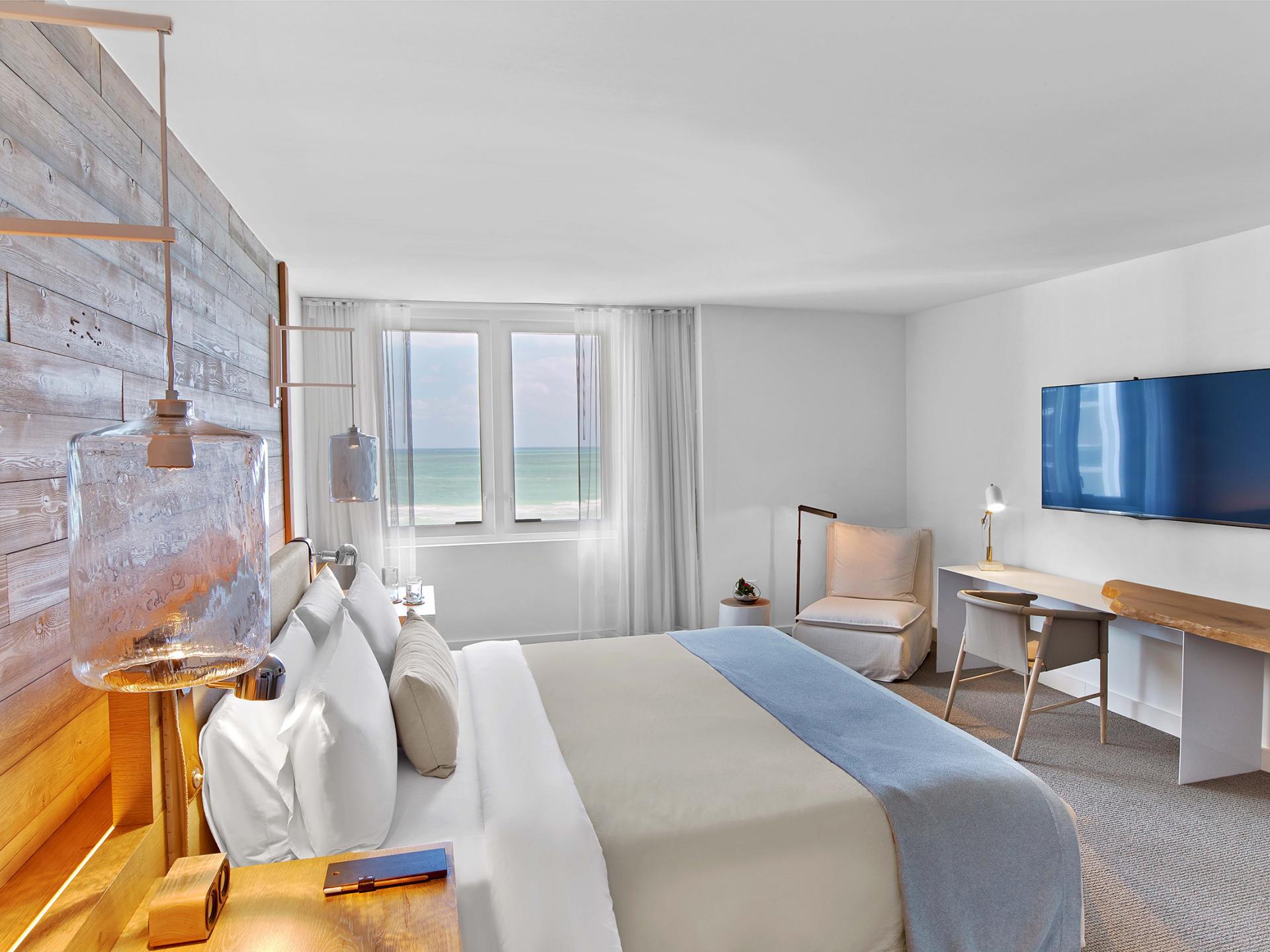 Ocean Front One Bedroom Suite with Balcony